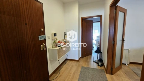 Apartamento T2 para Venda em Serzedo e Perosinho