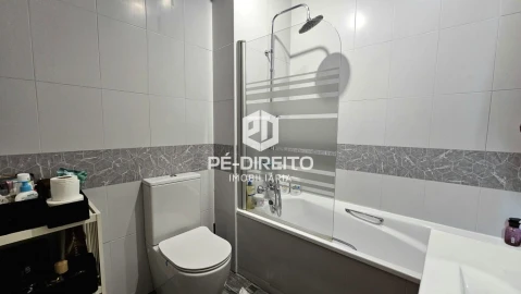 Apartamento T2 para Venda em Serzedo e Perosinho