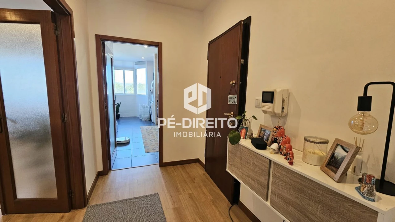 Apartamento T2 para Venda em Serzedo e Perosinho Foto 18
