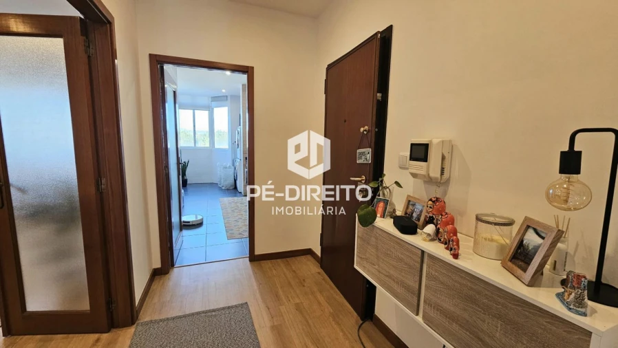 Apartamento T2 para Venda em Serzedo e Perosinho Foto 18