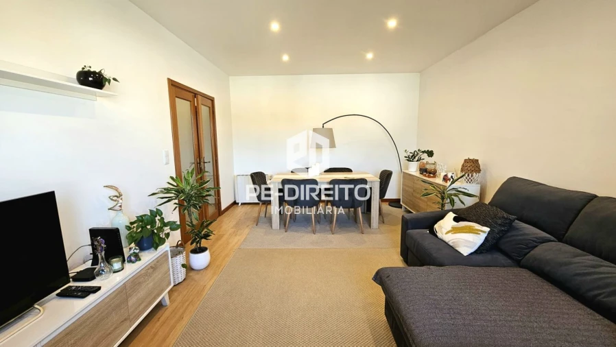 Apartamento T2 para Venda em Serzedo e Perosinho Foto 2