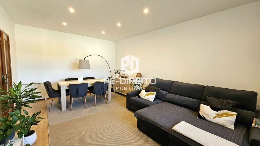 Apartamento T2 para Venda em Serzedo e Perosinho Foto 3