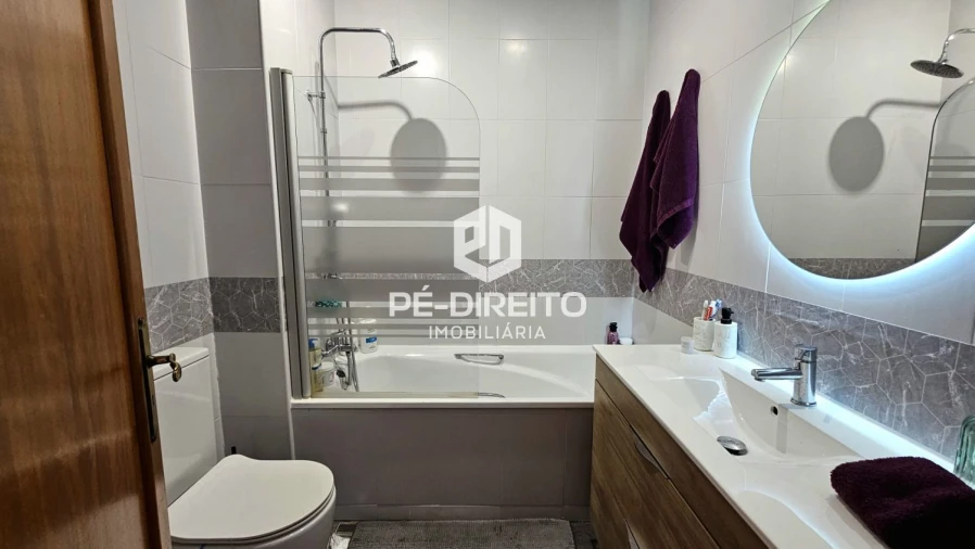Apartamento T2 para Venda em Serzedo e Perosinho Foto 26