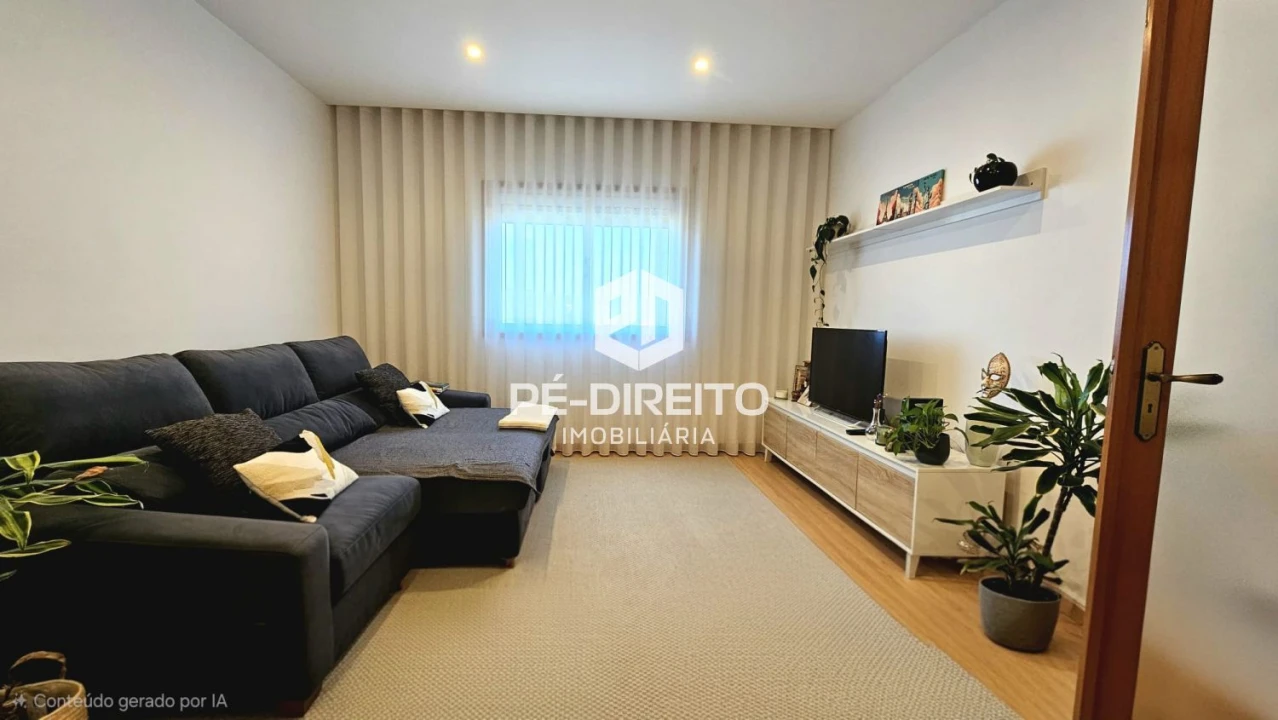 Apartamento T2 para Venda em Serzedo e Perosinho Foto 8