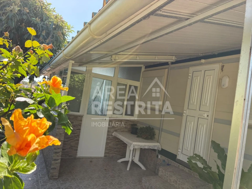 Moradia T2 para Venda em Fernao Ferro Foto 18