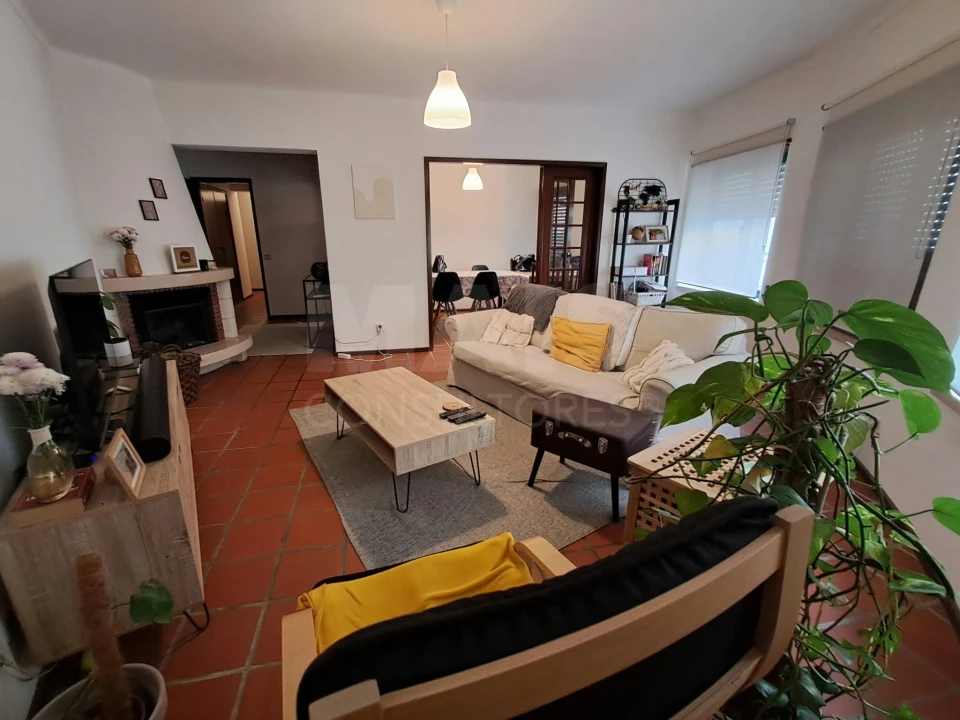 Apartamento T2 para Arrendamento em Nossa Senhora do Pópulo, Coto e São Gregório Foto 1