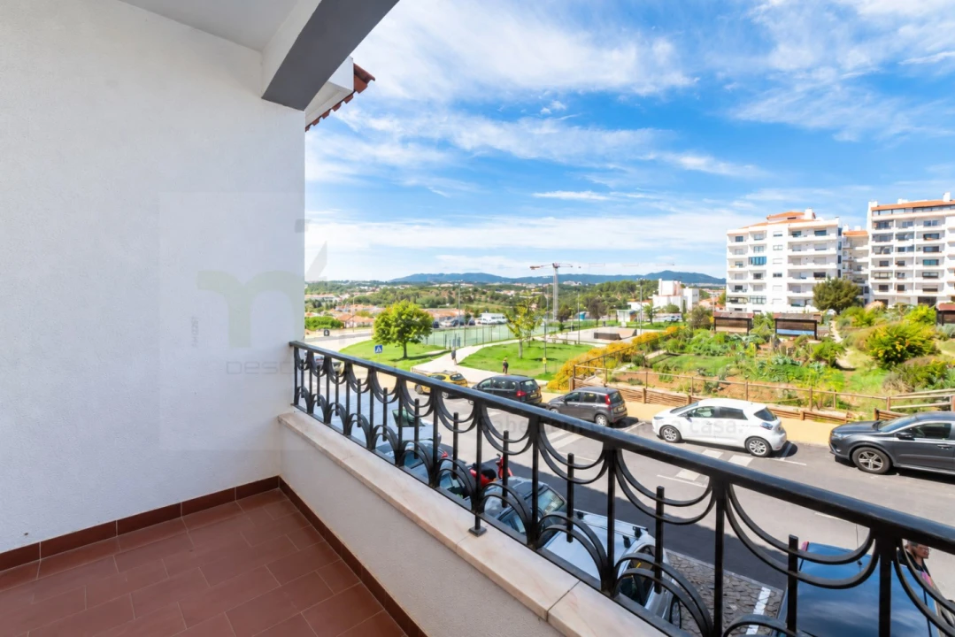 Apartamento T3 para Venda em Carcavelos e Parede Foto 1