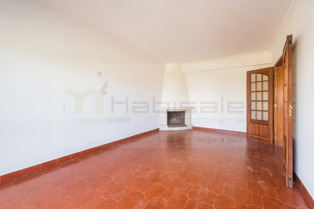 Apartamento T3 para Venda em Carcavelos e Parede Foto 7