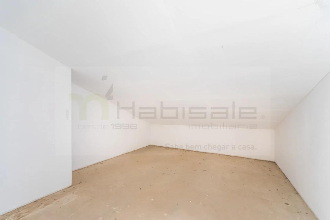 Apartamento T3 para Venda em Carcavelos e Parede Foto 36