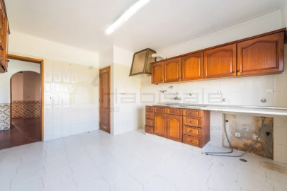 Apartamento T3 para Venda em Carcavelos e Parede