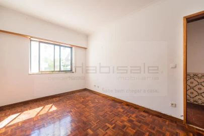 Apartamento T3 para Venda em Carcavelos e Parede