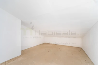 Apartamento T3 para Venda em Carcavelos e Parede