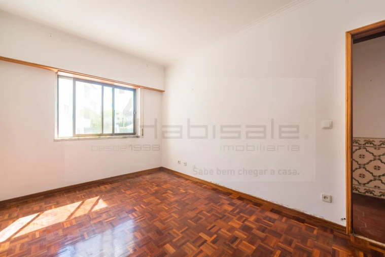 Apartamento T3 para Venda em Carcavelos e Parede Foto 28