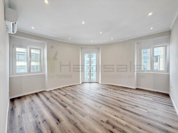 Apartamento T3 para Venda em Arroios Foto 2