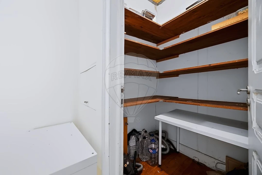Apartamento T5 para Venda em Avenidas Novas Foto 16