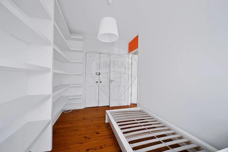 Apartamento T5 para Venda em Avenidas Novas Foto 6
