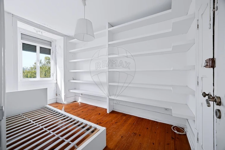 Apartamento T5 para Venda em Avenidas Novas Foto 5