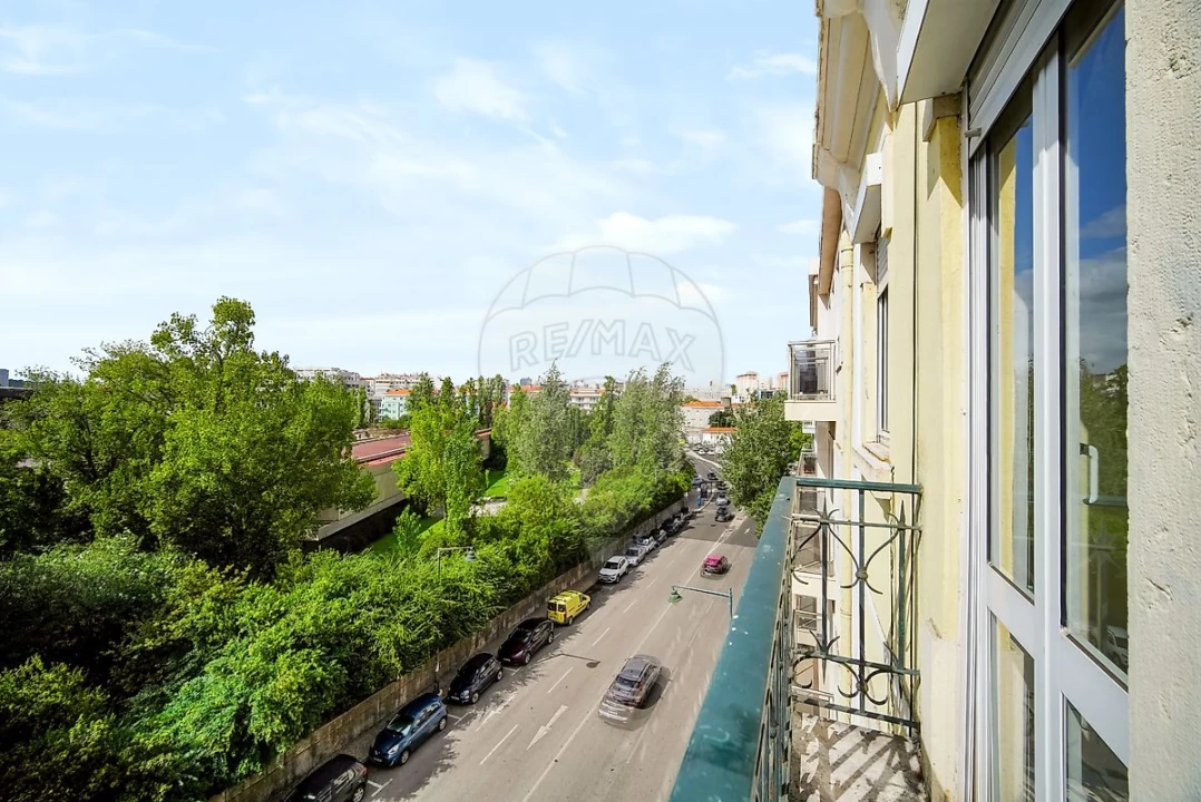 Apartamento T5 para Venda em Avenidas Novas Foto 4