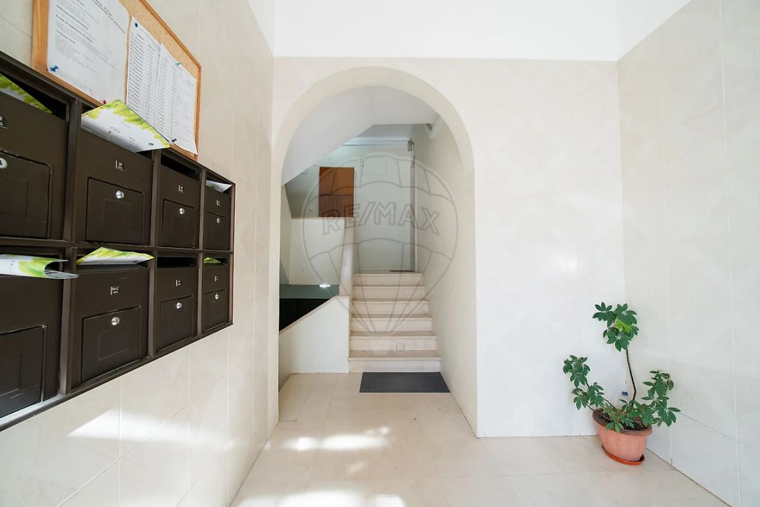 Apartamento T2 para Venda em Castanheira do Ribatejo e Cachoeiras Foto 2