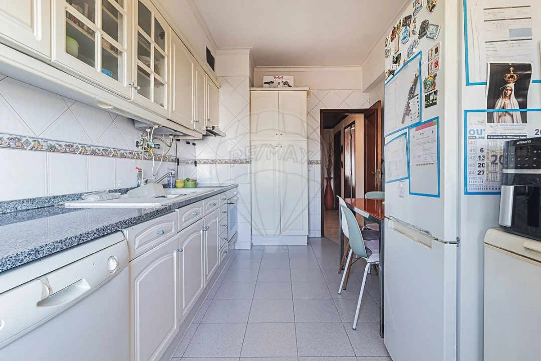 Apartamento T2 para Venda em Cacém e São Marcos Foto 16