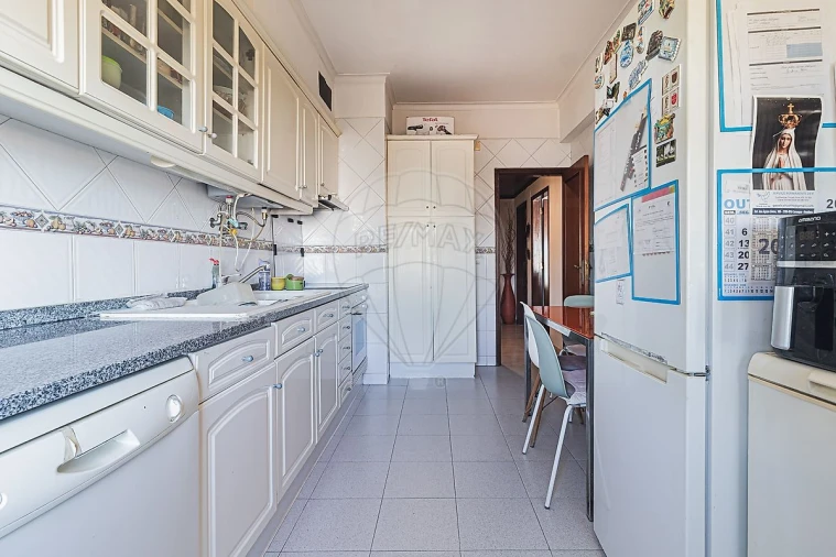 Apartamento T2 para Venda em Cacém e São Marcos Foto 16