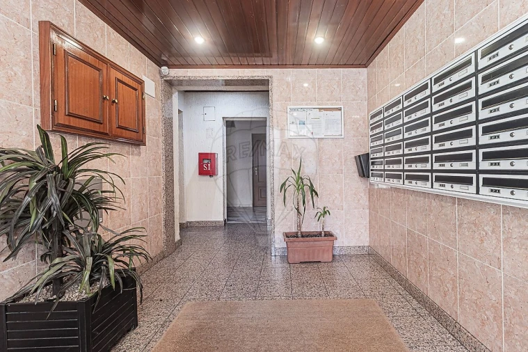 Apartamento T2 para Venda em Cacém e São Marcos Foto 30