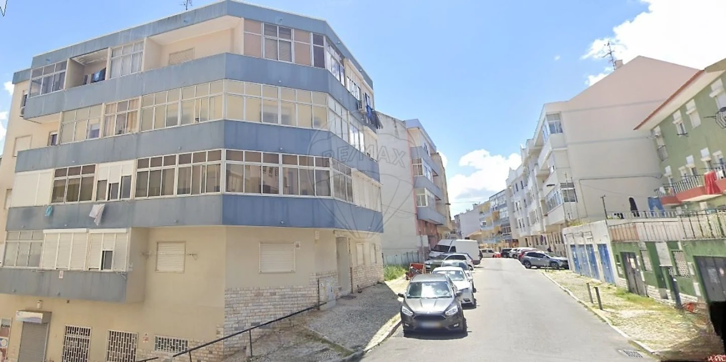 Apartamento T2 para Venda em Alverca do Ribatejo e Sobralinho Foto 2