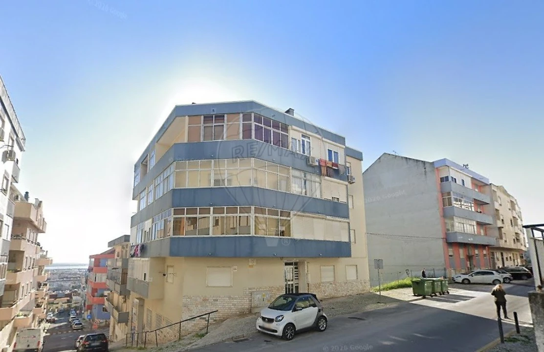 Apartamento T2 para Venda em Alverca do Ribatejo e Sobralinho Foto 1