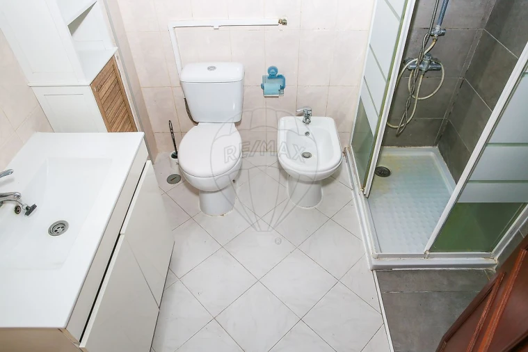 Apartamento T2 para Venda em Azambuja Foto 13