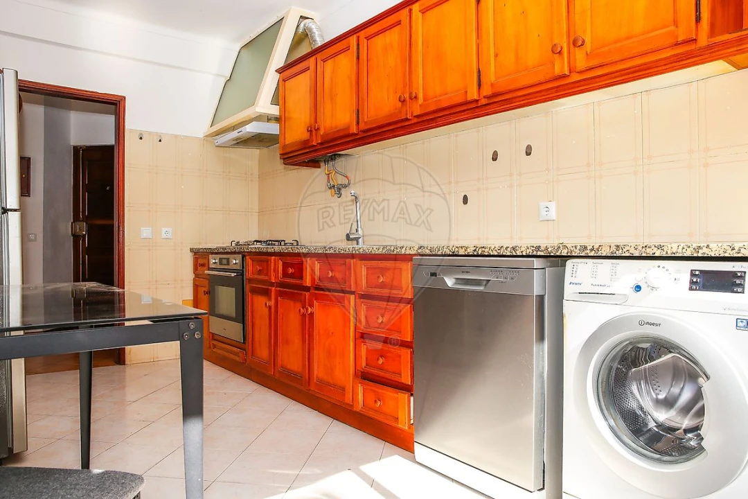 Apartamento T2 para Venda em Azambuja Foto 5