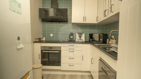 Apartamento T2 para Venda em Ramada e Caneças