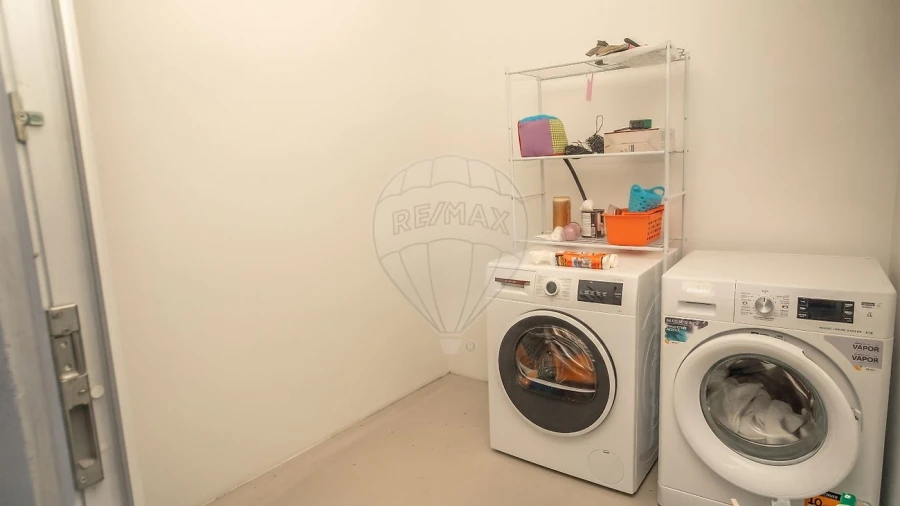 Apartamento T2 para Venda em Ramada e Caneças Foto 12