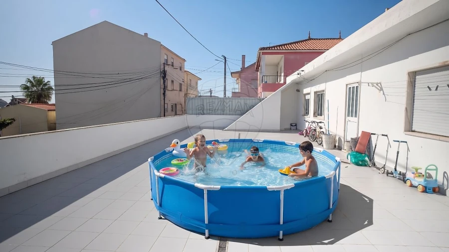 Apartamento T2 para Venda em Ramada e Caneças Foto 2