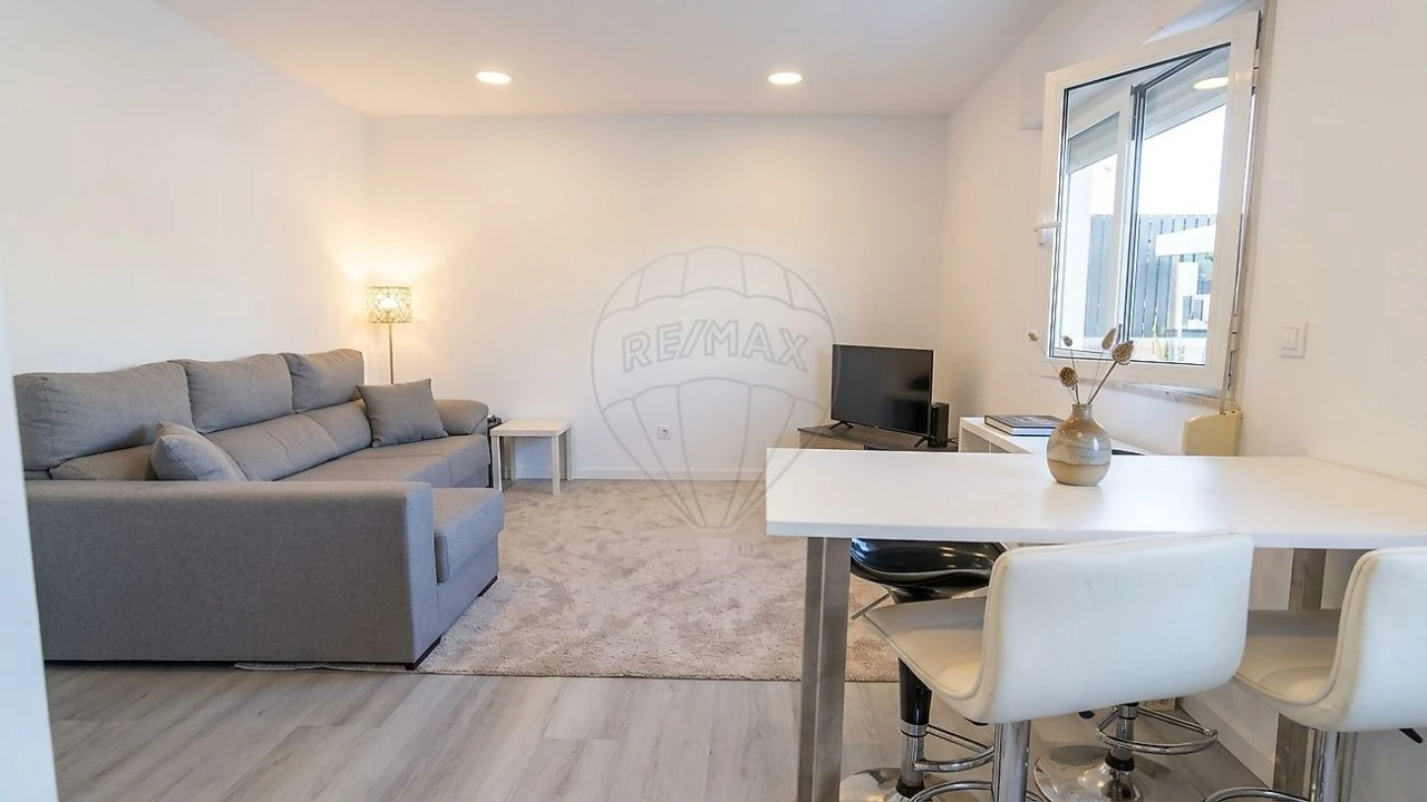 Apartamento T2 para Venda em Ramada e Caneças Foto 8