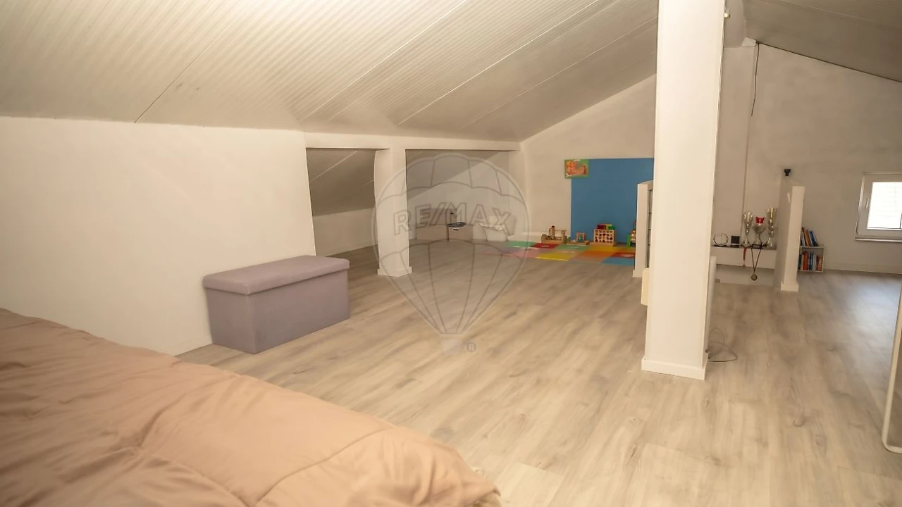 Apartamento T2 para Venda em Ramada e Caneças Foto 15