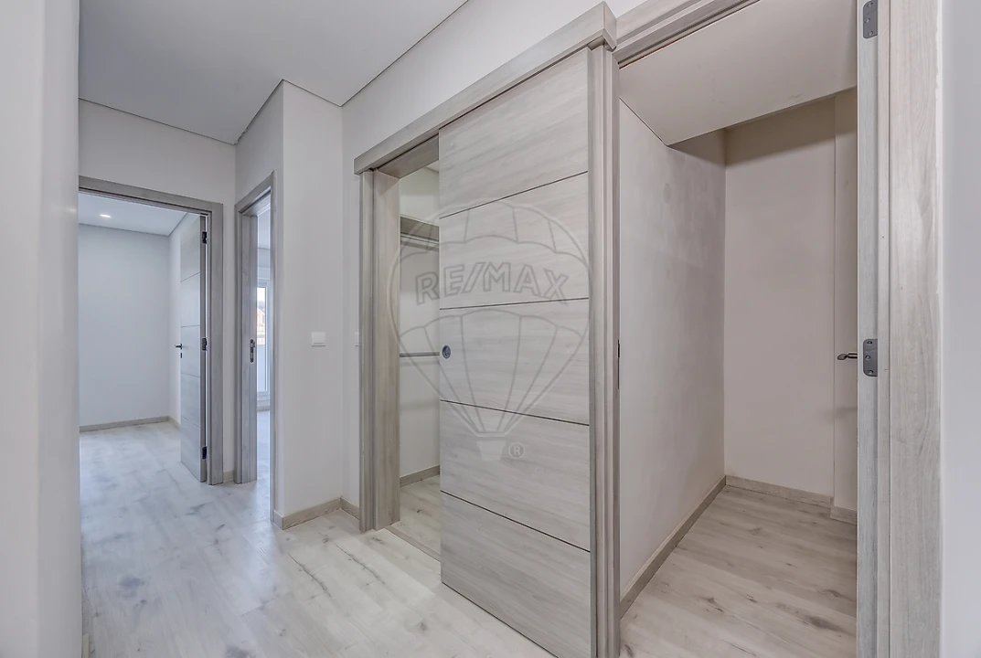 Apartamento T2 para Venda em Bonfim Foto 8