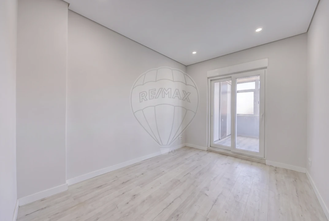 Apartamento T2 para Venda em Bonfim Foto 10