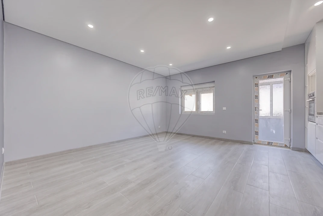 Apartamento T2 para Venda em Bonfim Foto 3
