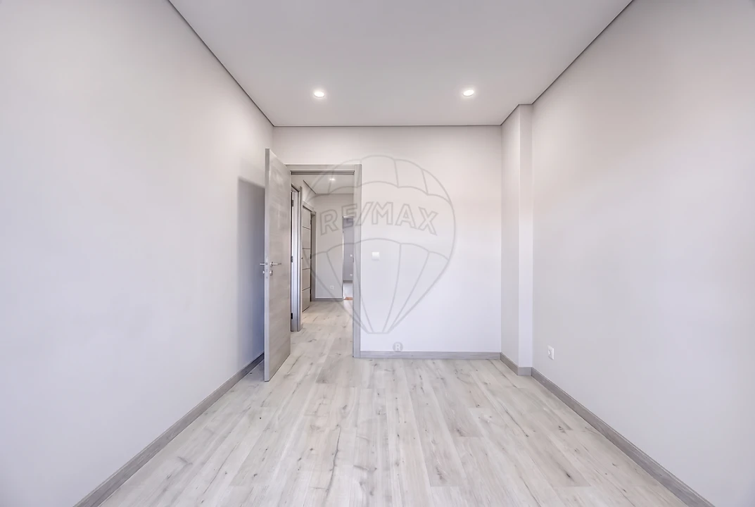 Apartamento T2 para Venda em Bonfim Foto 11