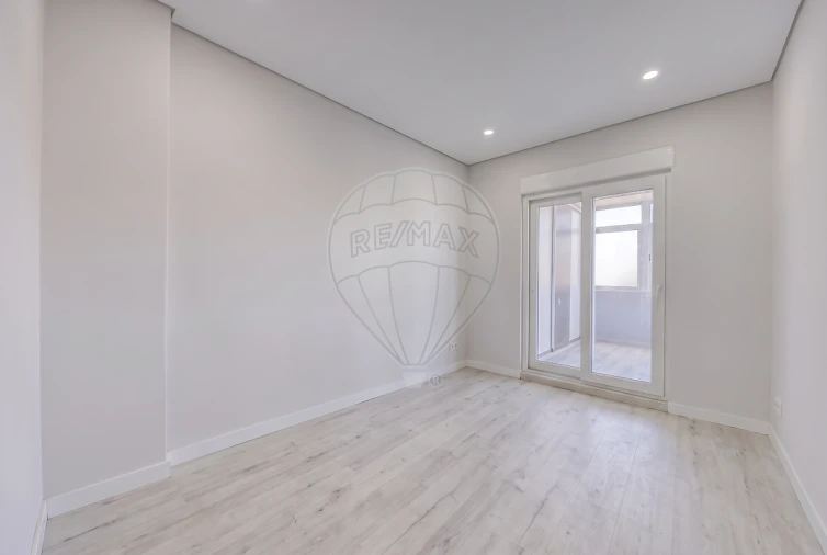 Apartamento T2 para Venda em Bonfim Foto 10