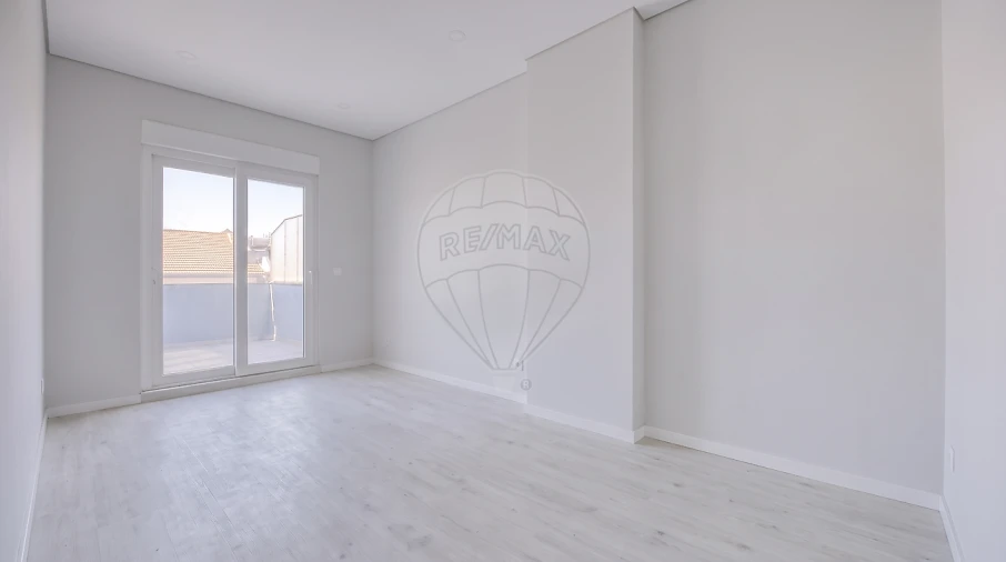 Apartamento T2 para Venda em Bonfim Foto 9