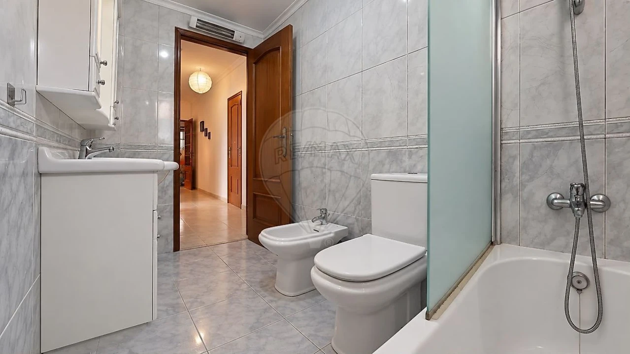 Apartamento T3 para Venda em Ramada e Caneças Foto 15
