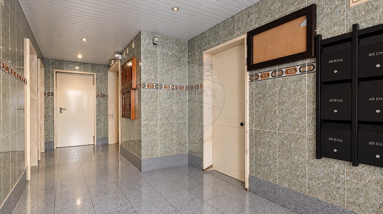 Apartamento T3 para Venda em Ramada e Caneças Foto 17