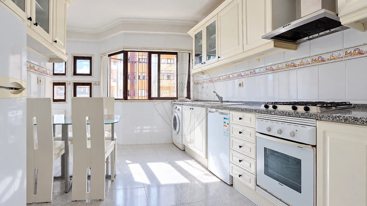 Apartamento T3 para Venda em Ramada e Caneças Foto 5