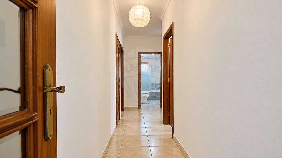 Apartamento T3 para Venda em Ramada e Caneças Foto 4