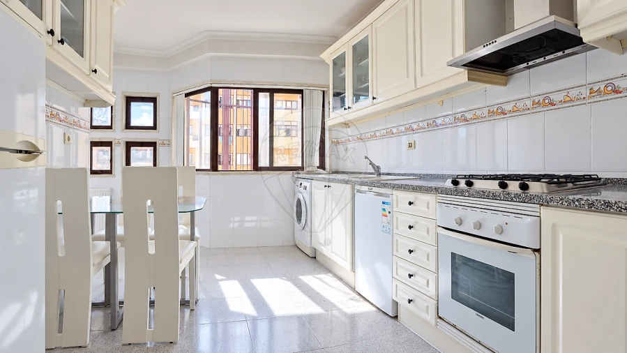 Apartamento T3 para Venda em Ramada e Caneças Foto 5