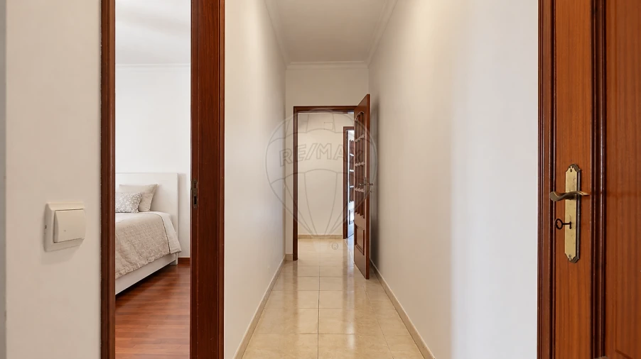 Apartamento T3 para Venda em Ramada e Caneças Foto 16