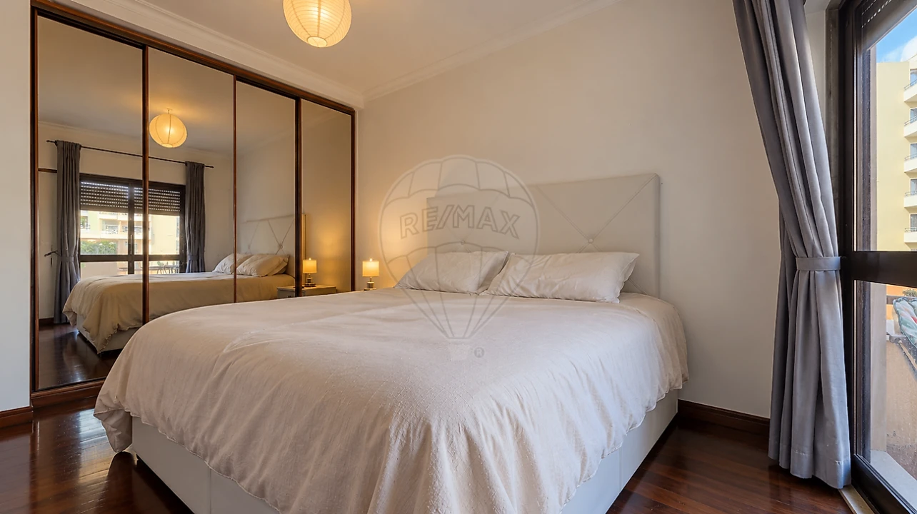 Apartamento T3 para Venda em Ramada e Caneças Foto 8