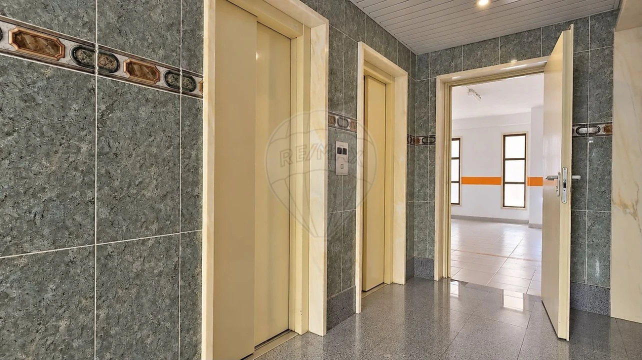 Apartamento T3 para Venda em Ramada e Caneças Foto 18