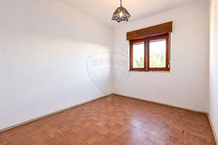 Moradia T4 para Venda em Aveiras de Baixo Foto 17